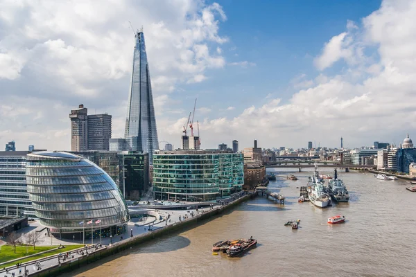 London, UK - circa March 2012: View of Southwark, River Thames, City Hall and Shard building in  London — Stock Photo, Image
