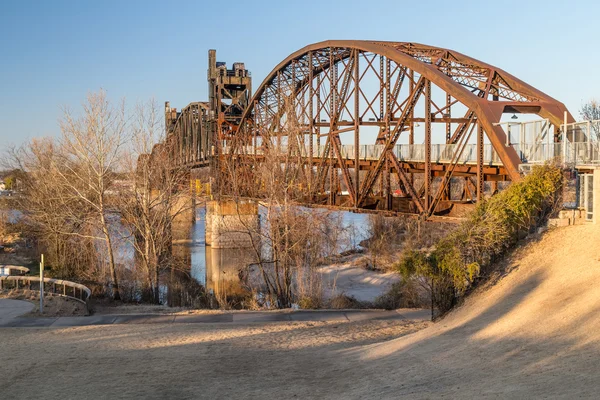 在阿肯色州小石城的克林顿总统公园桥 — 图库照片