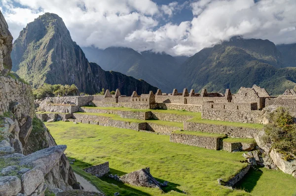 Terrazas y ruinas de edificios antiguos en Chulucanas, Perú — Foto de Stock