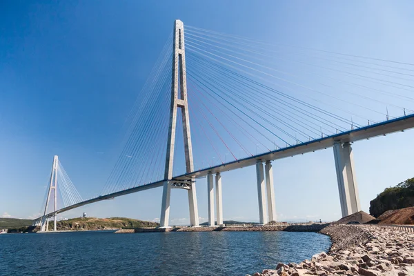 Hängebrücke von der Insel Russkiy in Wladiwostok, Russland — Stockfoto