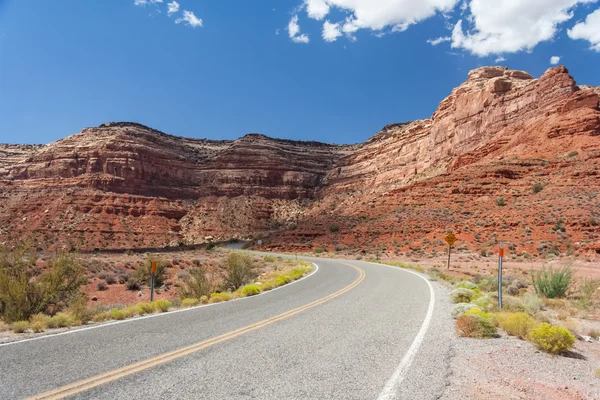 Highway 261 auch bekannt als moki dugway at tal of the gods, utah, usa — Stockfoto