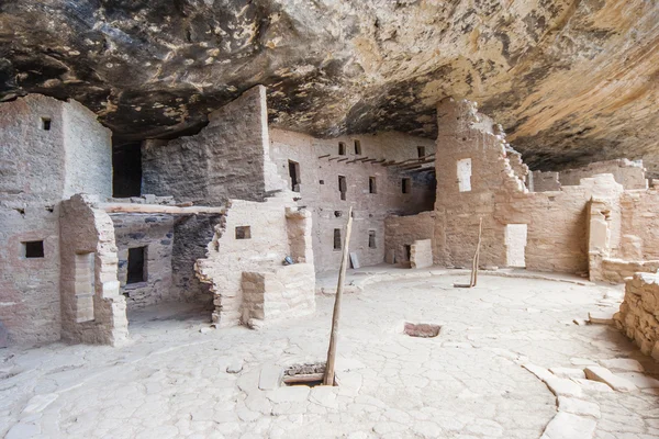 Παλάτι του γκρεμού, αρχαία puebloan χωριό της σπίτια και τις κατοικίες στο εθνικό πάρκο μέσα Βέρντε, Νέο Μεξικό, ΗΠΑ — Φωτογραφία Αρχείου