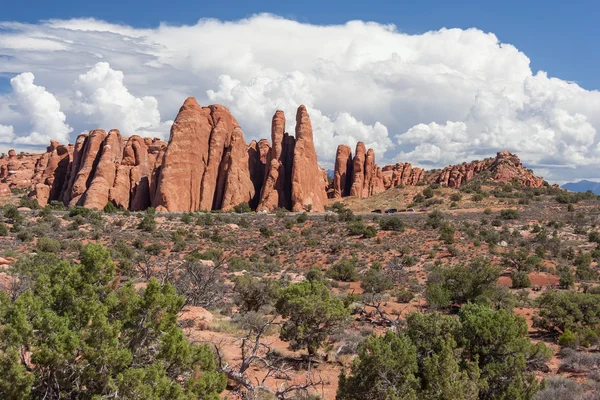 Scenic highway between Petrified Dunes and Fiery Furnace at Arches National Park, Utah,  USA — Stock Photo, Image