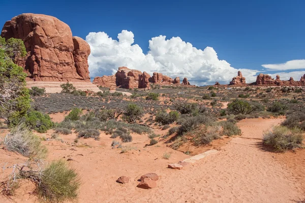 Scenic highway between Petrified Dunes and Fiery Furnace at Arches National Park, Utah,  USA — Stock Photo, Image