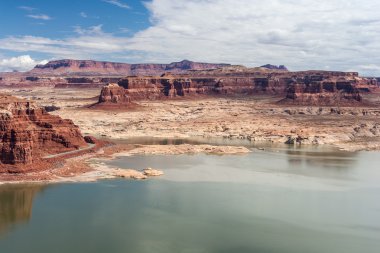Hite Marina ve Colorado Nehri Glen Kanyon Ulusal rekreasyon alanı