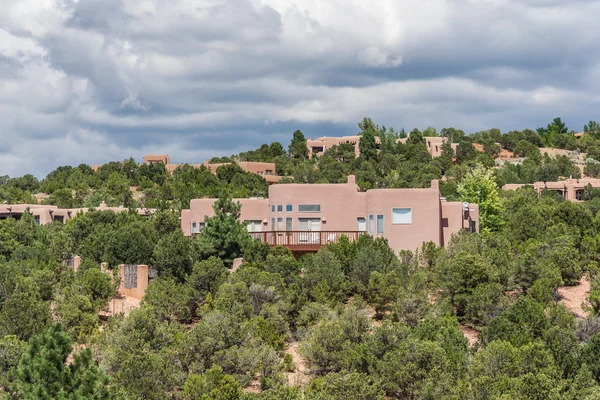 Residentiële gebouwen rond St. John's College in Santa Fe (New Mexico) — Stockfoto