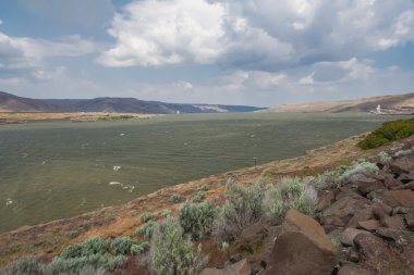 Columbia River Gorge, Pacific Northwest, Oregon ve Washington arasında