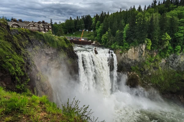 Snoqualmie Falls, slavný vodopád ve Washingtonu, Usa — Stock fotografie