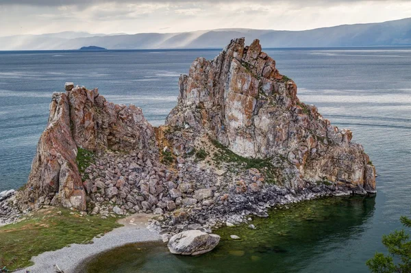 Szaman Rock, jezioro Bajkał, Federacja Rosyjska — Zdjęcie stockowe