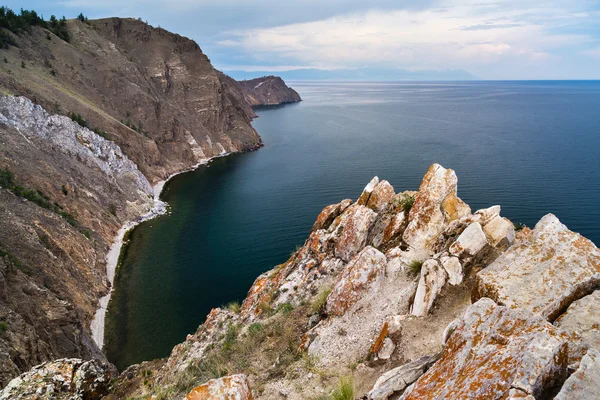 Sziklák, a Bajkál-tó — Stock Fotó