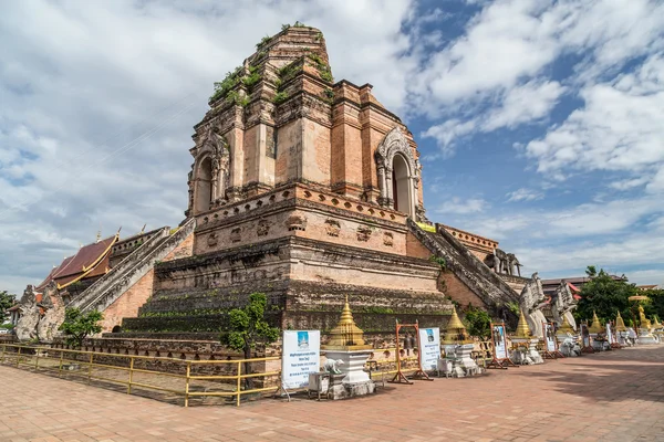 Wat Chedi Luang Worawihan, Chiang Mai,  Thailand — Stock Photo, Image