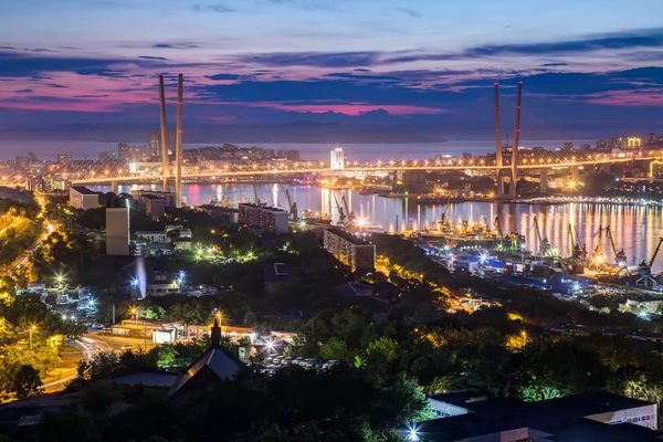 Panorama de Vladivostok, Rússia ao pôr do sol — Fotografia de Stock