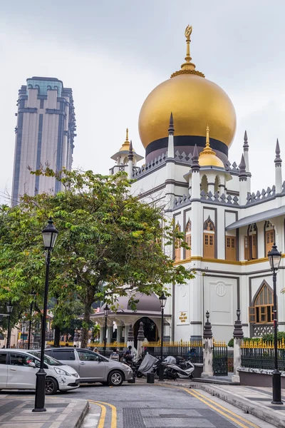 Сингапур, Сингапур - около сентября 2015 года: Мечеть Султана в Сингапуре — стоковое фото