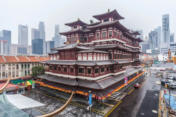 Singapore, Singapore - circa September 2015: Buddha Tooth Relic Temple and Museum in Chinatown,   Singapore — Stok fotoğraf