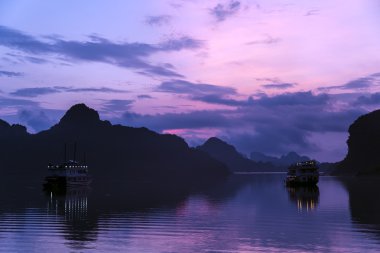 Sunrise Halong Bay, Vietnam