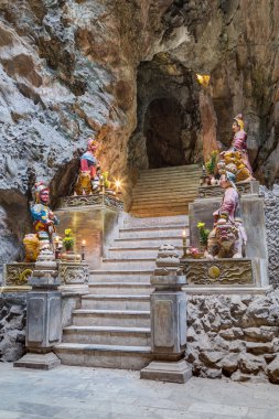 Tapınaklı Huyen Khong Mağarası, mermer dağlar, Vietnam