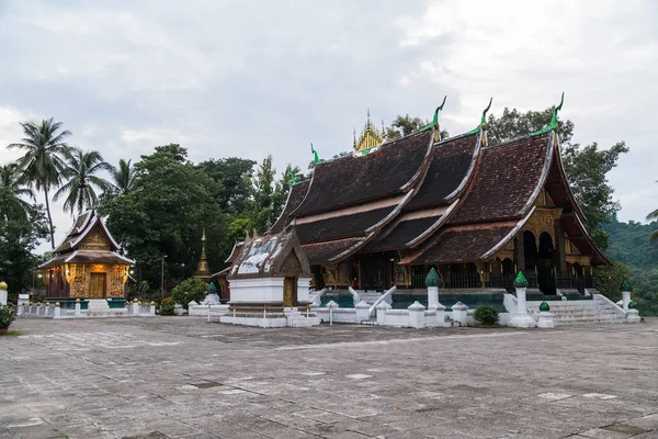 Wat Xieng Thong boeddhistische tempel in Luang Prabang, Laos — Stockfoto