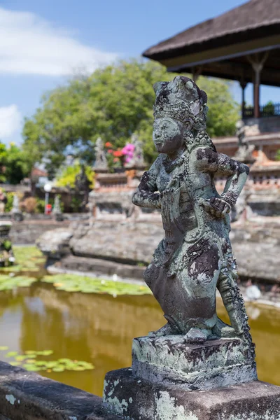 Bali dili Hindu heykelleri Klungkung Sarayı, Semarapura — Stok fotoğraf