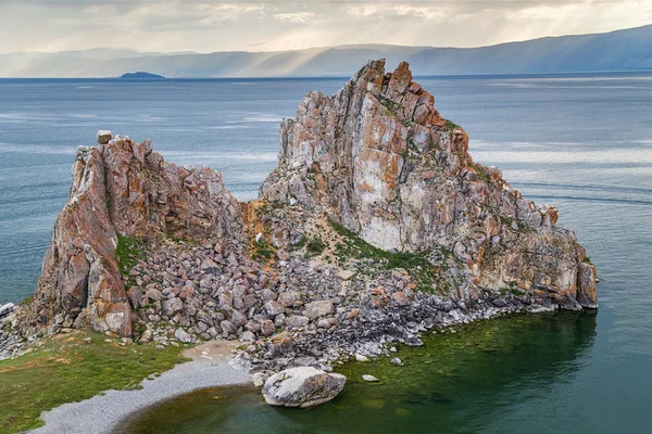 Shaman Rock, Lago Baikal en Rusia — Foto de Stock