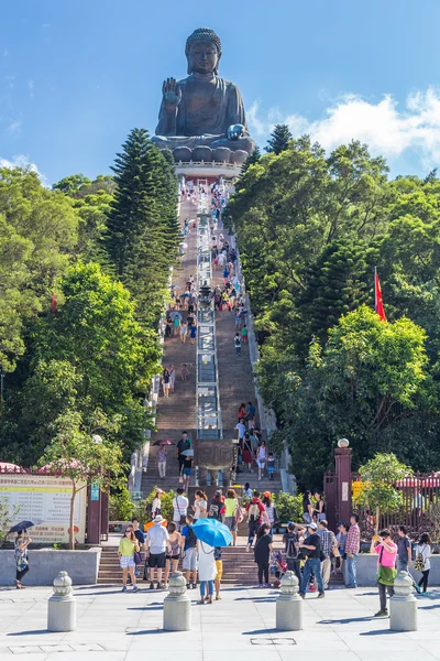 Hong Kong, China - circa September 2015: Stairs to Tian Tan Big Buddha at Po Lin Monastery on Lantau Island, Hong  Kong — Stok fotoğraf