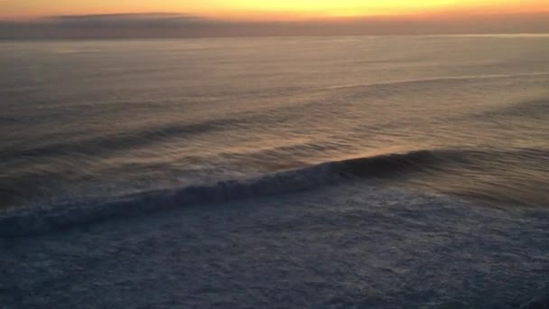 Coucher de soleil à Pura Luhur Uluwatu, Bali, Indonésie 