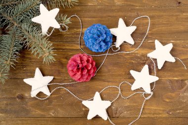 Noel ağacı kozalağı