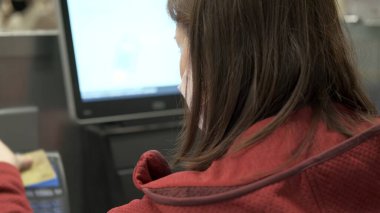 Bir salgın ve virüs sırasında mallar için temassız ödeme