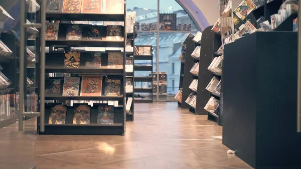 俄罗斯中部儿童用品商店的漫画书店 — 图库照片