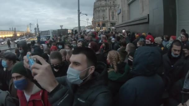 Moskau, Russland - 21. April 2021: Kundgebung zur Verteidigung von Alexej Anatolijewitsch Nawalny — Stockvideo