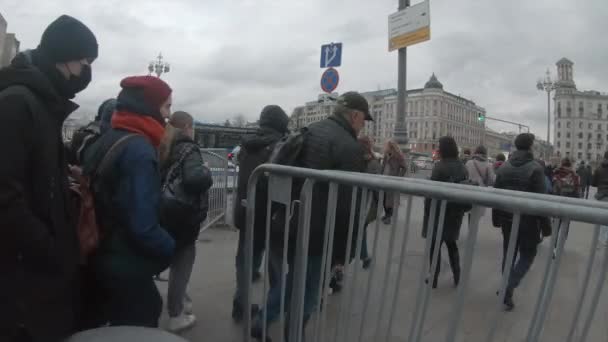 Moskou, Rusland - 21 april 2021: Rally ter verdediging van Alexey Anatolievitsj Navalny — Stockvideo