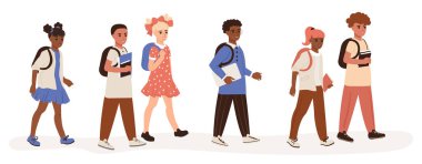 Kızlar ve oğlanlar okula gidiyor. Sırt çantalı ve ders kitaplı çocuklar izole edilmiş arkaplanda düz vektör çizimi