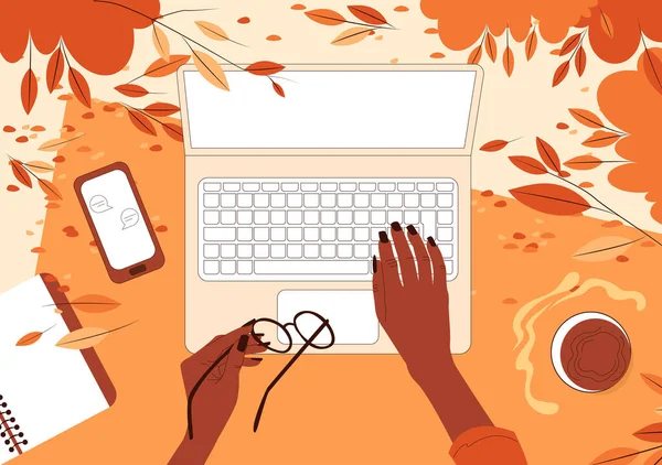 Widok Góry Afroamerykanki Pracujące Laptopem Trawie Jesiennym Parku Płaskie Wektor — Wektor stockowy