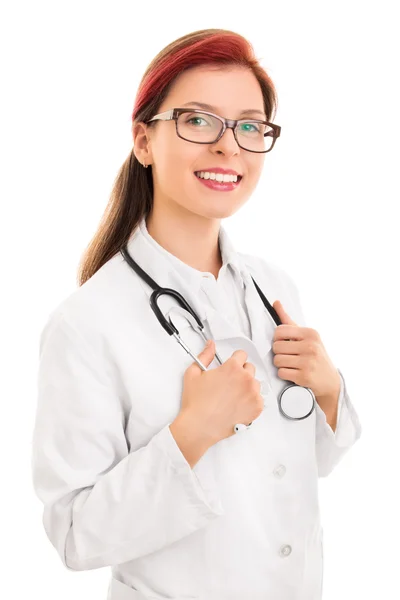 Elinde steteskop tutan bir kadın doktorun portresi.