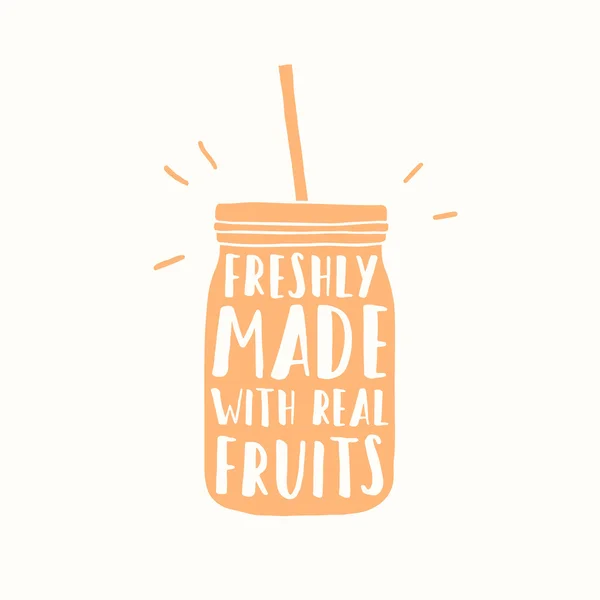 Recién hecho con frutas reales. Jugo o batido taza para llevar — Vector de stock