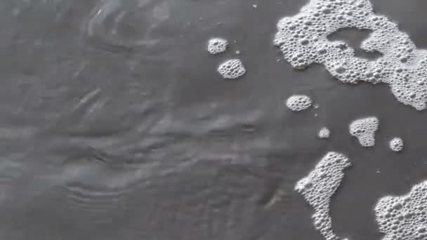 Bulles sur l'eau — Video