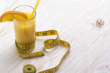 portakal suyu ve mezura.