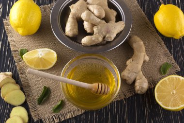 Bal, limon ve zencefil