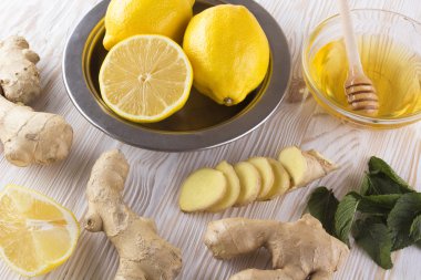 Bal, limon ve zencefil