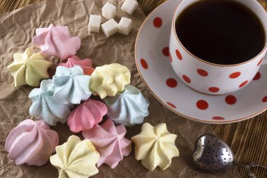 Kremalı kurabiye ve çay