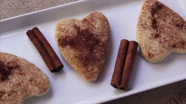 Biscoitos rotativos e canela, vídeo — Vídeo de Stock