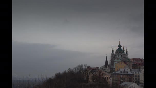 St. Andrews Church, Podol Kiev, Ucrânia 4K timelapse — Vídeo de Stock