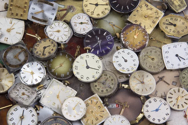 Load Various Antique pocket watches — Stock Photo, Image