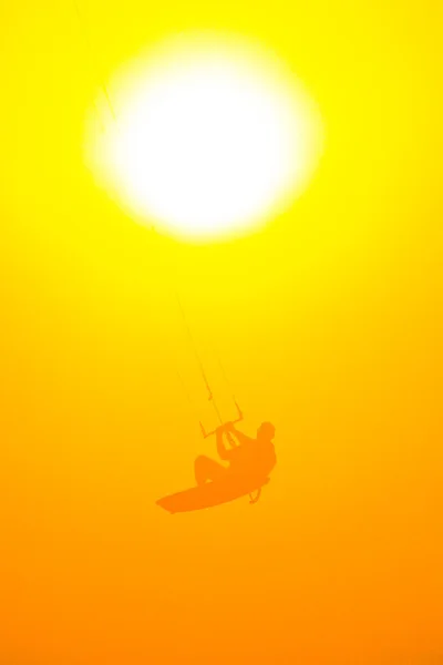 Kiter against a background of the sun — Stock Photo, Image