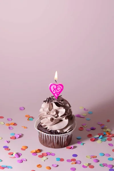 Een Chocolade Cupcake Voor Valentijnsdag Moederdag Verjaardag Versierd Met Een — Stockfoto