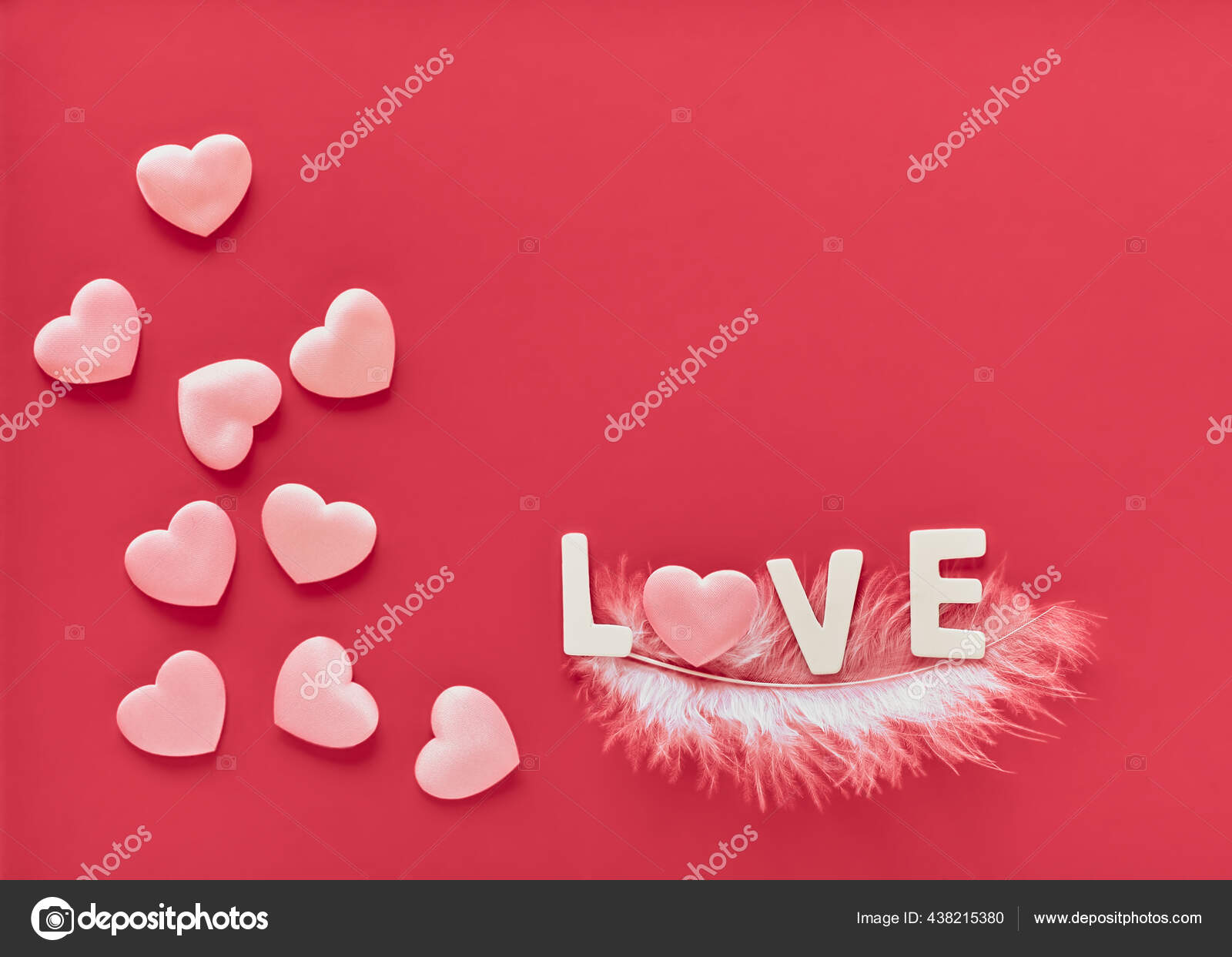 Latar Belakang Hari Valentine Merah Muda Dengan Hati Dan Kata Stok Foto CaterinaTrimarchi 438215380