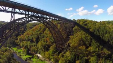 Eski yüksek çelik demiryolu Köprüsü