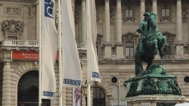 Grüner Rasen heldenplatz — Stockvideo