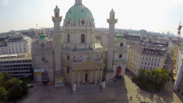 Karlskirche barokke kerk — Stockvideo