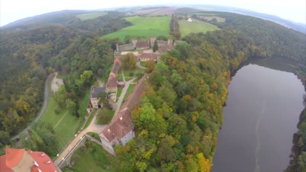 Castelo militar medieval com prisão — Vídeo de Stock