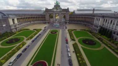 Güzel yay çizecek şekilde Brüksel Parkı